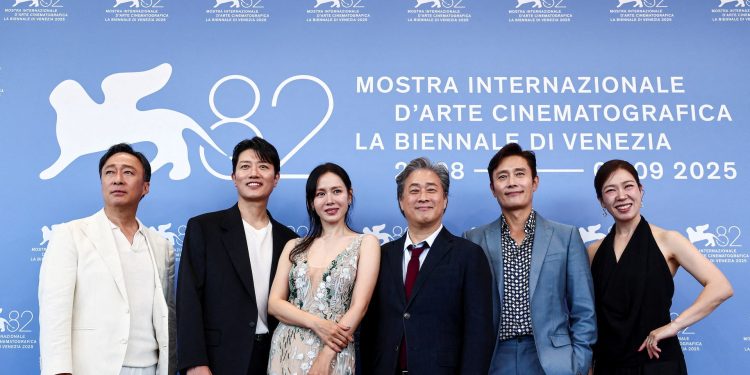 ‘어쩔수가없다’, 이병헌 남우주연상·작품상 등 골든글로브 3개 부문 후보 등극