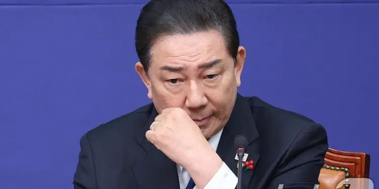 “진심으로 죄송” 김병기, 취임 200일 만에 원내대표직 사퇴