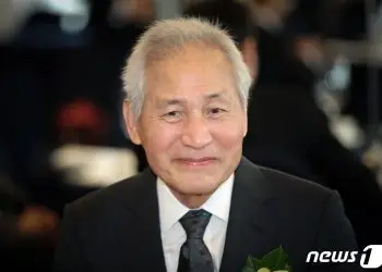 ‘혈액암 투병’ 안성기, 응급실→중환자실…위중한 상태