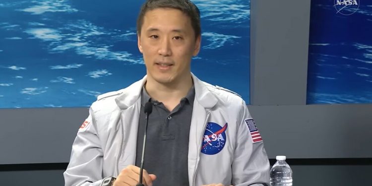 한국계 NASA 우주비행사 조니 김 “우주서 김·밥·김치 그리웠다”