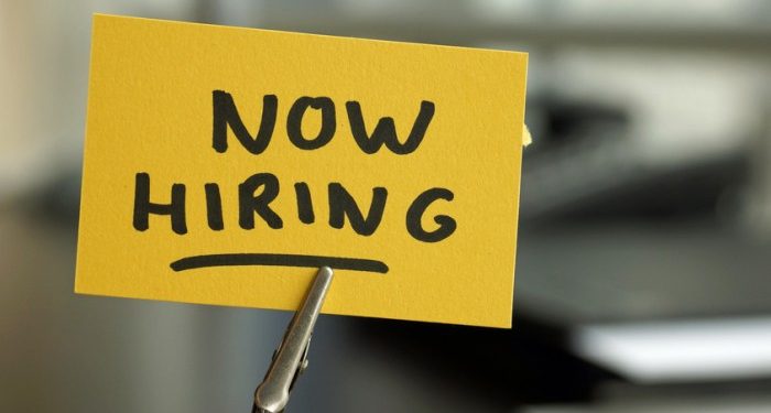 美, 10월 구인 건수 770만건…노동시장 둔화 속 금리 인하 놓고 연준 내 논쟁 격화