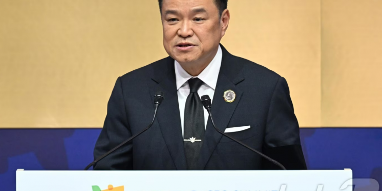 정치 혼란·캄보디아와 무력충돌 와중에…태국 총리, 의회 해산