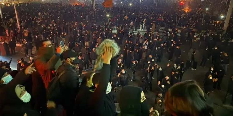 “이란 시위 2000명 넘게 숨졌을 가능성”…美 군사옵션 검토