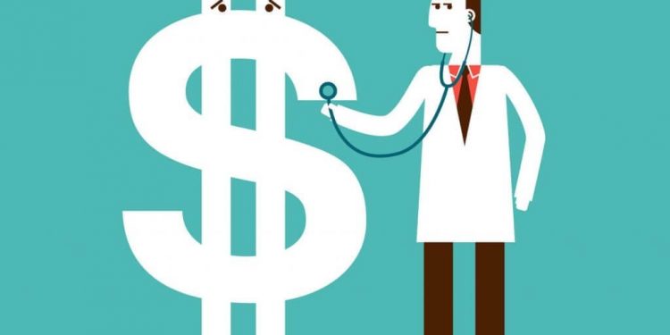 미국인 32% “식비보다 병원비가 더 무섭다”… 11월 대선판 흔드는 ‘의료비 폭등’