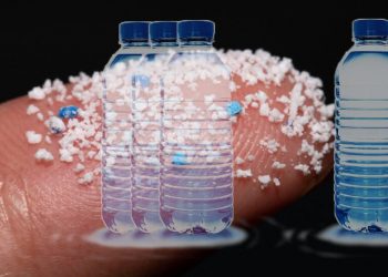 플라스틱 생수병 마시면 미세플라스틱도 함께 마신다