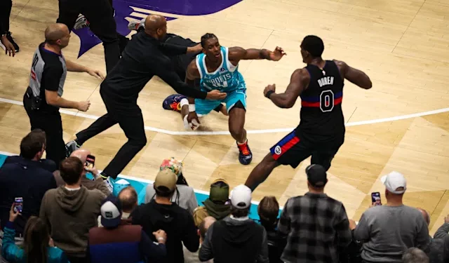 ‘NBA 난투극’ 무더기 징계…스튜어트 7경기 출전 정지