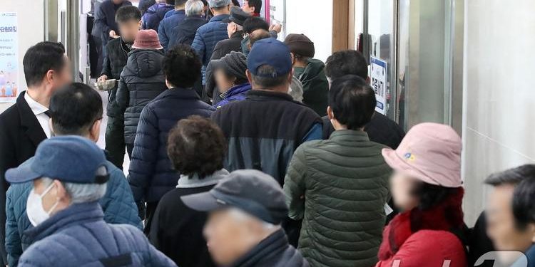 80세 이상 국민연금 100만명 시대…손에 쥐는 건 ‘평균 25만원’ 뿐