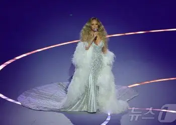 “형편없었다”…’팝의 여왕’ 머라이어 캐리, 립싱크 논란