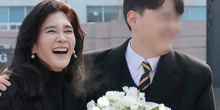 [영상] 이부진 ‘엄마 미소’ 대방출…’차석 졸업’ 아들 축가 따라부르며 찰칵