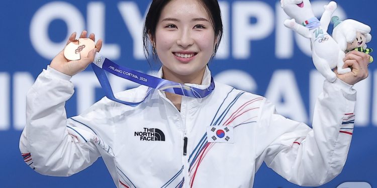 ‘신성’ 김길리, 쇼트트랙 1000m 동메달…남자 계주 결선행