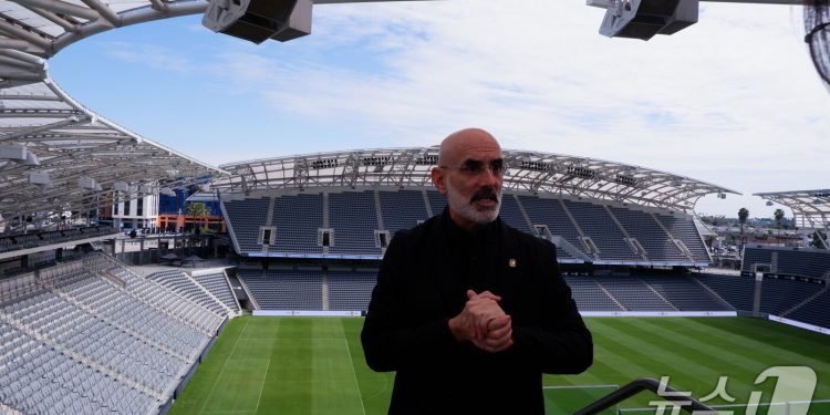 “손흥민은 LA의 축복”…유니폼 판매량·여행 패키지 ‘흥행 돌풍’