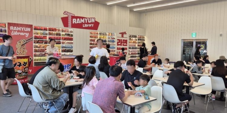 수출 2조원 시대, K-라면업계 글로벌 확대