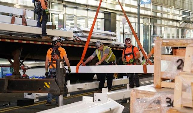 뉴욕서 ‘최저임금 시간당 30달러’ 법안 발의…”美 최고 수준”