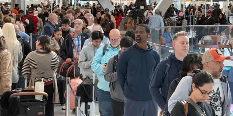 국토안보부 셧다운 장기화… 미 공항 보안검색 수시간 지연