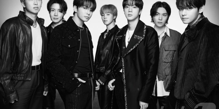 방탄소년단 ‘스윔’ 음원 차트 1위 직행·’아리랑’ 100만장 돌파