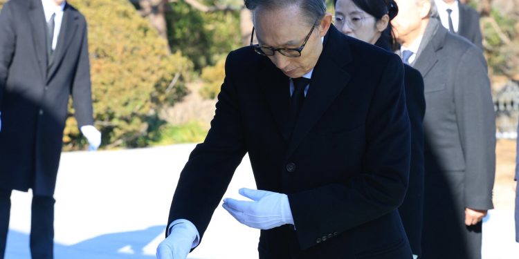 이명박 “보수는 그냥 진 게 아니라 참패…인정부터 해야”