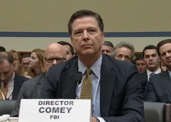 코미 전 FBI 국장, 트럼프 살해 위협 혐의 기소