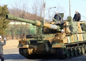 한화, 캐나다에 K9·레드백·천무 공장까지 짓겠다 나서…176조 잠수함 수주 ‘올인’