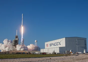 스페이스X, 110조 조달 목표 IPO 시동 건다