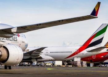 항공권 200달러 인상·노선 1000개 감축… ‘기름값 공포’에 멈춰 선 날개