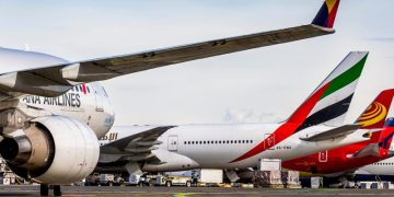 항공권 200달러 인상·노선 1000개 감축… ‘기름값 공포’에 멈춰 선 날개