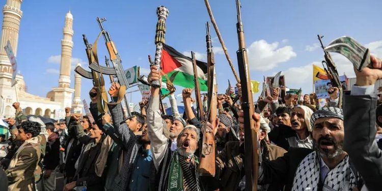 협상 두고 이란 내분 심화…”혁명수비대, 온건파 제치고 실권”