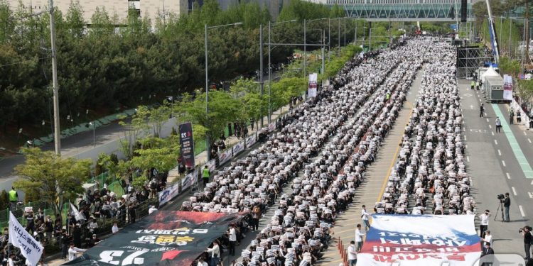 ‘4만명 집결’ 삼성전자 노조, 5월 총파업 수순…’글로벌 재앙’ 우려