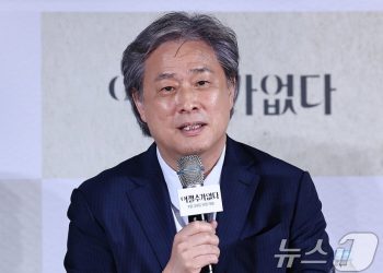 박찬욱 감독, 차기작은 탕웨이·매튜매커너히 출연 서부극…칸 마켓 판매