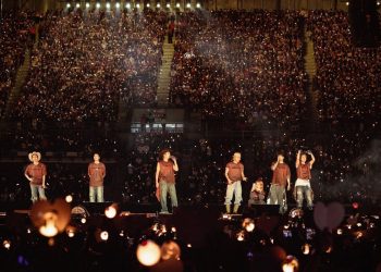 방탄소년단, 멕시코시티 흔들었다…15만 관객 속 울려퍼진 ‘아리랑’