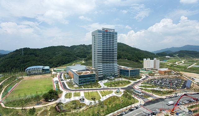“30년 묵은 고속도로 휴게소 카르텔, 대통령 한마디에 감사 칼 빼들었다”