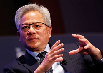 젠슨 황, 7일 프로야구 키움-두산전 시구…박정원 두산그룹 회장 시타