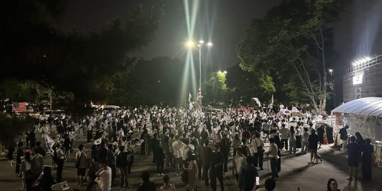 잠실 개표소 시위 10일째…1만명 집결 “부정선거 재선거”