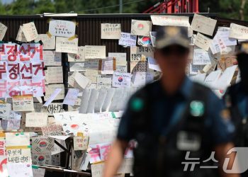 ‘봉쇄 12일째’ 잠실개표소 경찰 진입 시도…시위대 대치 ‘긴장 고조’