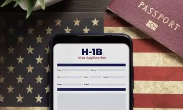 연방법원, 트럼프 H-1B 비자 10만달러 수수료 무효 판결