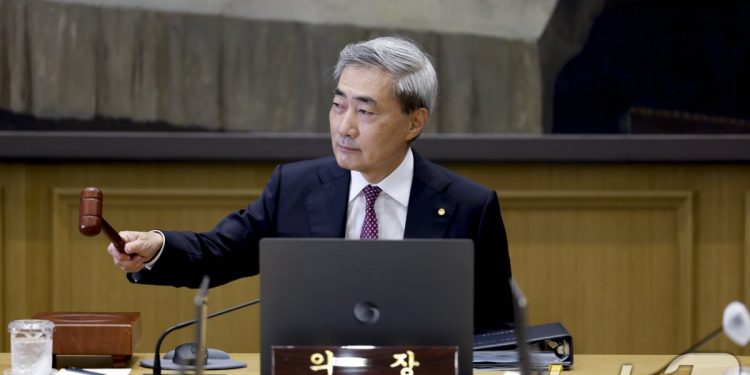 기준금리 2.50→2.75% 인상…3년 6개월 만에 긴축 전환