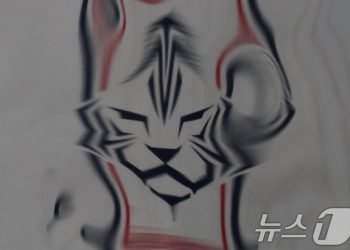 “지금 축구협회는 ‘불량 축구’ 공장…다 들어내야”