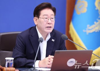 李대통령 “잠재성장률 3%, 세계무역 4강, 국민소득 5만불 원년으로”