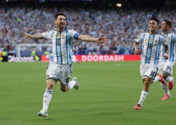 ‘GOAT’ 메시, 아르헨티나 국가대표 은퇴…”내 모든 것을 바쳤다”