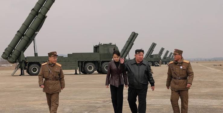 北, 6일 만에 탄도미사일 도발…원산 일대서 동해상으로 발사