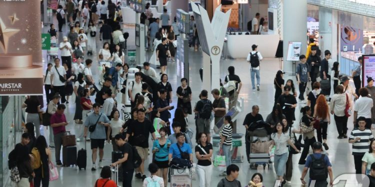 인천공항, 개항 25년 만에 국제여객 ‘세계 1위’…히스로·창이 제쳤다