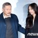 홍상수·김민희, 로카르노영화제 감독상·최우수연기상…손 꼭 잡았다