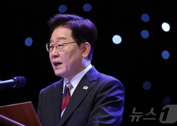 ‘지지율 하락세’ 직면한 李대통령, 靑참모 교체·개각으로 분위기 쇄신 고심