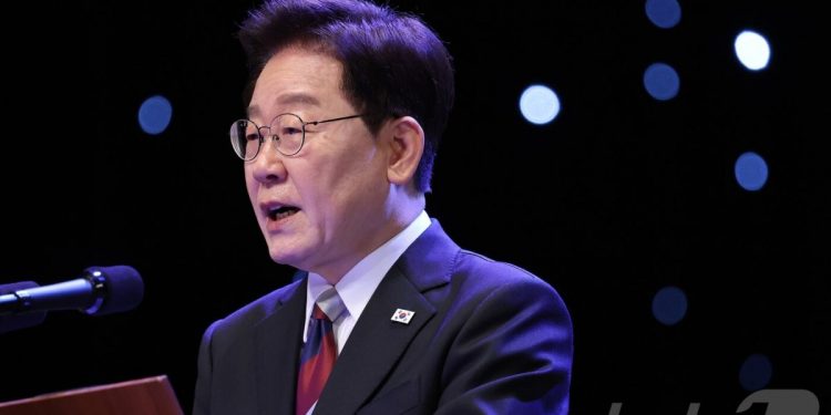 ‘지지율 하락세’ 직면한 李대통령, 靑참모 교체·개각으로 분위기 쇄신 고심