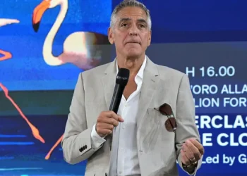 조지 클루니 “美, 가장 자격 없는 사람들이 통치…부끄럽다”