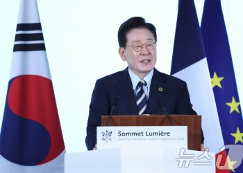 李대통령 “영화·영상 산업 위기, 기회로 만들어야”…뤼미에르 선언 채택