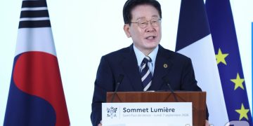 李대통령 “영화·영상 산업 위기, 기회로 만들어야”…뤼미에르 선언 채택