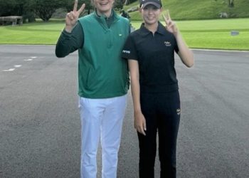 배용준, 골프장에서 근황 포착…백발 속 여전한 잘생김