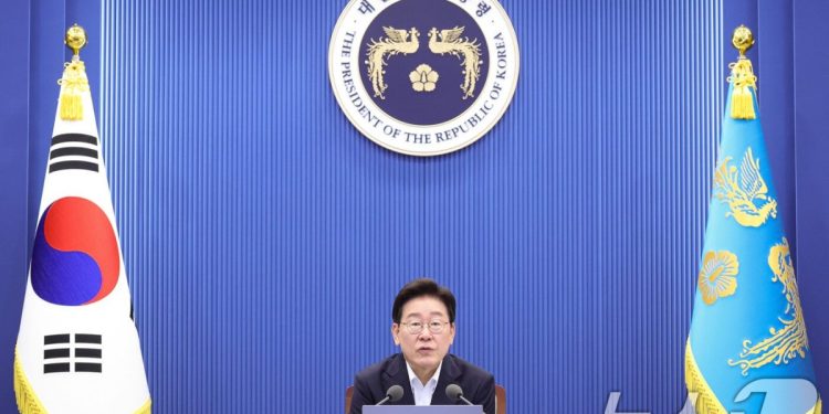 ‘지지율·인사·與 내홍’ 흔들리는 靑…李대통령, 추석 전 정면돌파 고심