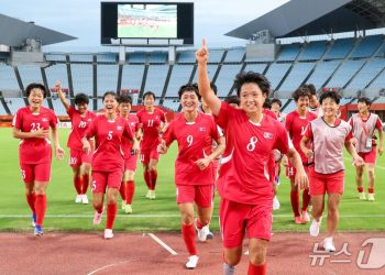 남북 여자축구 동반 8강 진출…21일 조 1위 놓고 맞대결(종합)[AG]