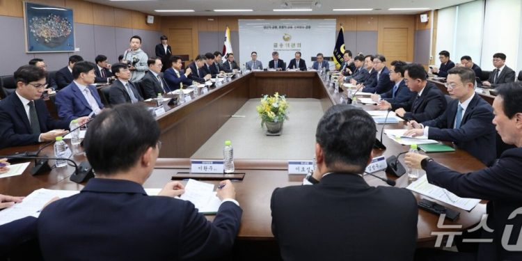 은행·저축銀 등 7곳 뚫렸다…“동일 공격자, AI 활용해 대량 공격 추정”